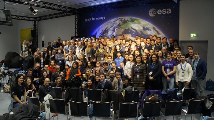 katka_nedbal's tweet photo. 🌐🚀🛰 #OTD 7 March 2017 EU/ESA &amp; partners #Copernicus  #Sentinel2B satellite launched from Europe’s Spaceport in French Guiana. Happy birthday, baby! 
🥂🎉🎊 #3rdAnniversary 
#Sentinel2GO #EUspace 🇪🇺 
🎬 https://t.co/miznWGMeXt 
            We ❤ Copernicus https://t.co/KkV37fimoc
