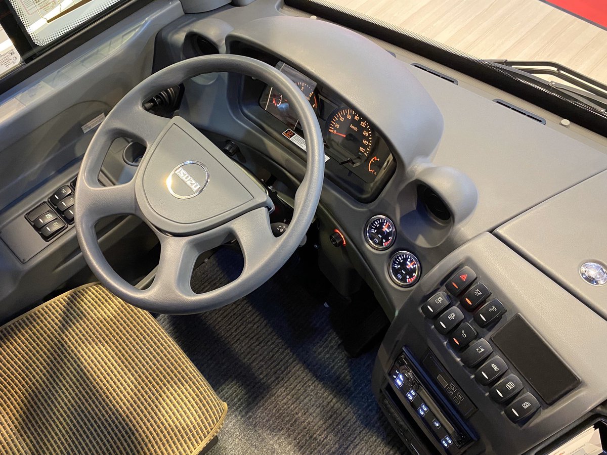 busworld's tweet photo. Novo Lux is an Anadolu Isuzu minibus powered by Isuzu, with the 4HK1E6D Euro 6 Diesel Engine, that delivers 190HP @ 2600 RPM.
Passenger layout allows up to 29 seats for tourism and school service.
.
.
#BusworldTurkey2020 #BusworldIstanbul2020 https://t.co/R2SHAslSxd