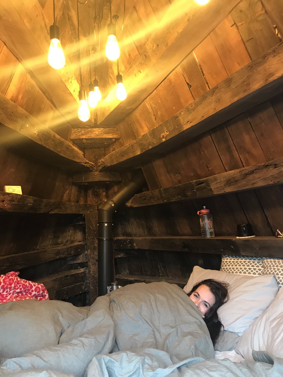 dais94's tweet photo. clearly living my best life ๐ #glampingboatshack #cambridge #glamping #getaway #cosy #boatshack #cute https://t.co/f8KrHw0UEB