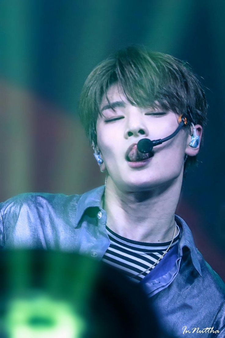 - day 66 ☆ saw this while I was looking for pics of jeongin and got scared for a sec ngl