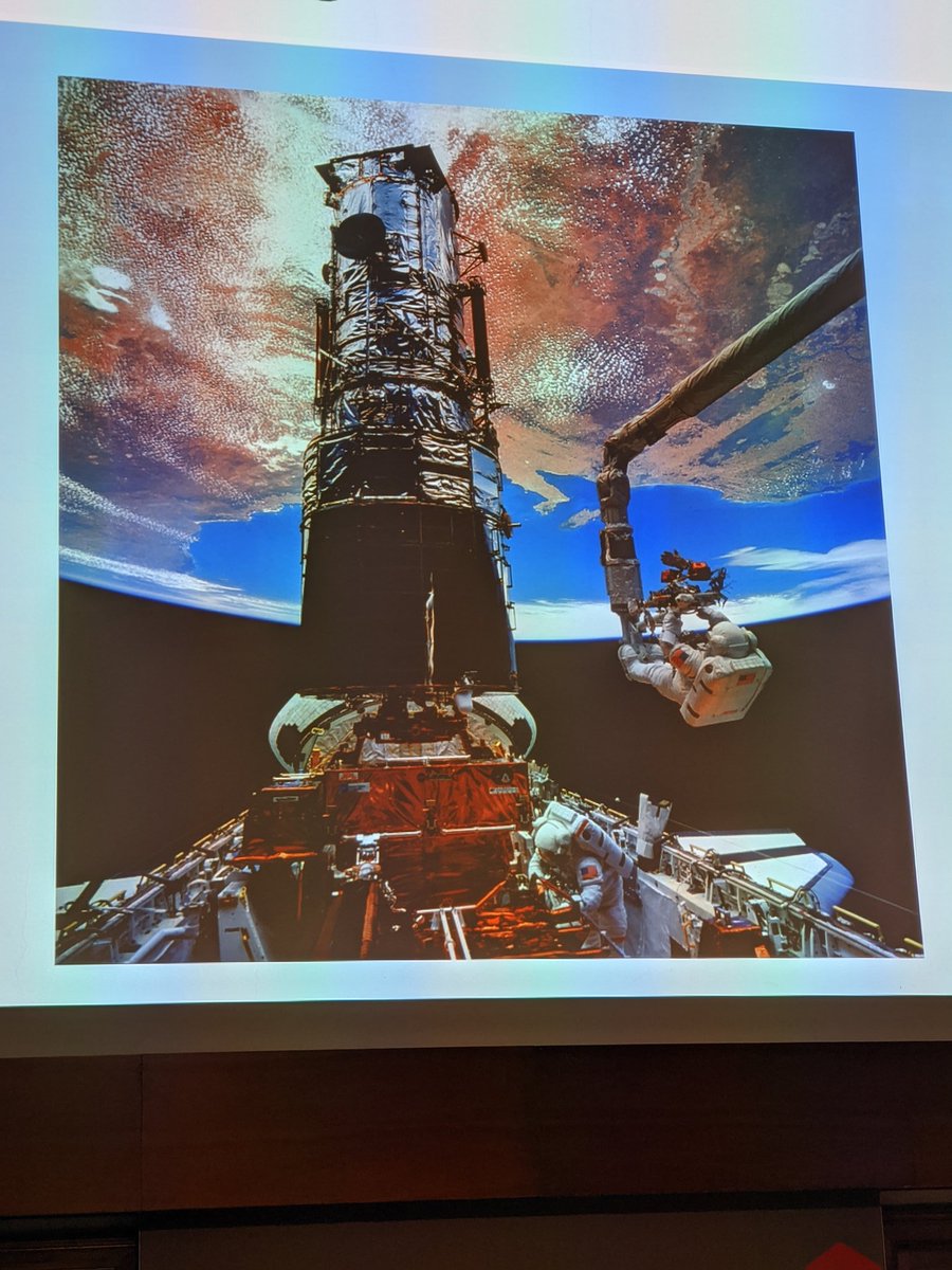 LindseySalis's tweet photo. Brilliant talk by Kathryn Sullivan @Ri_Science hosted by @Kevin_Fong with @davesalis @Spacebooster @astronautevent incredible hearing about the attention to detail to make sure everything works in space. The engineers aka "The Lunch Team" go above and beyond! #HandprintsonHubble https://t.co/HgueWPIBs7
