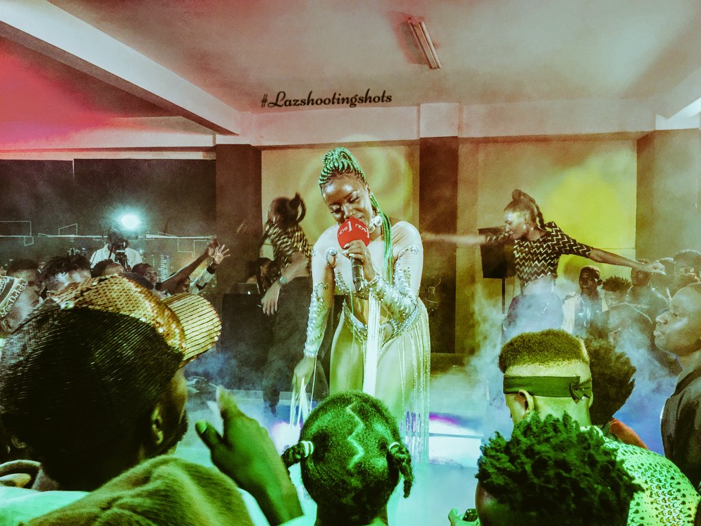 ljaddicts's tweet photo. But before this, was a Beautiful Moment at @nbstv, @nbskatchup where the Vibe was all up through Big Hits, with @DouglasLwangaUg @IsaacMcBlessed . 

Pics taken by a #phonephotography #LJAddict 
👉@lazmasaba

🤗 #Lazshootingshots https://t.co/TghRsAuHCY