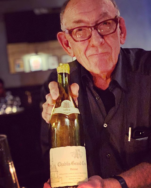 It’s not easy to find pristine mature Raveneau Chablis, but this 89 Valmur was one of the best whites I’ve drunk. No tired honeyed flavours, just pure, fresh, saline minerality. Such a joy to share it last night at Rotter Towers with the man who first wr… ift.tt/2xk9Ffh