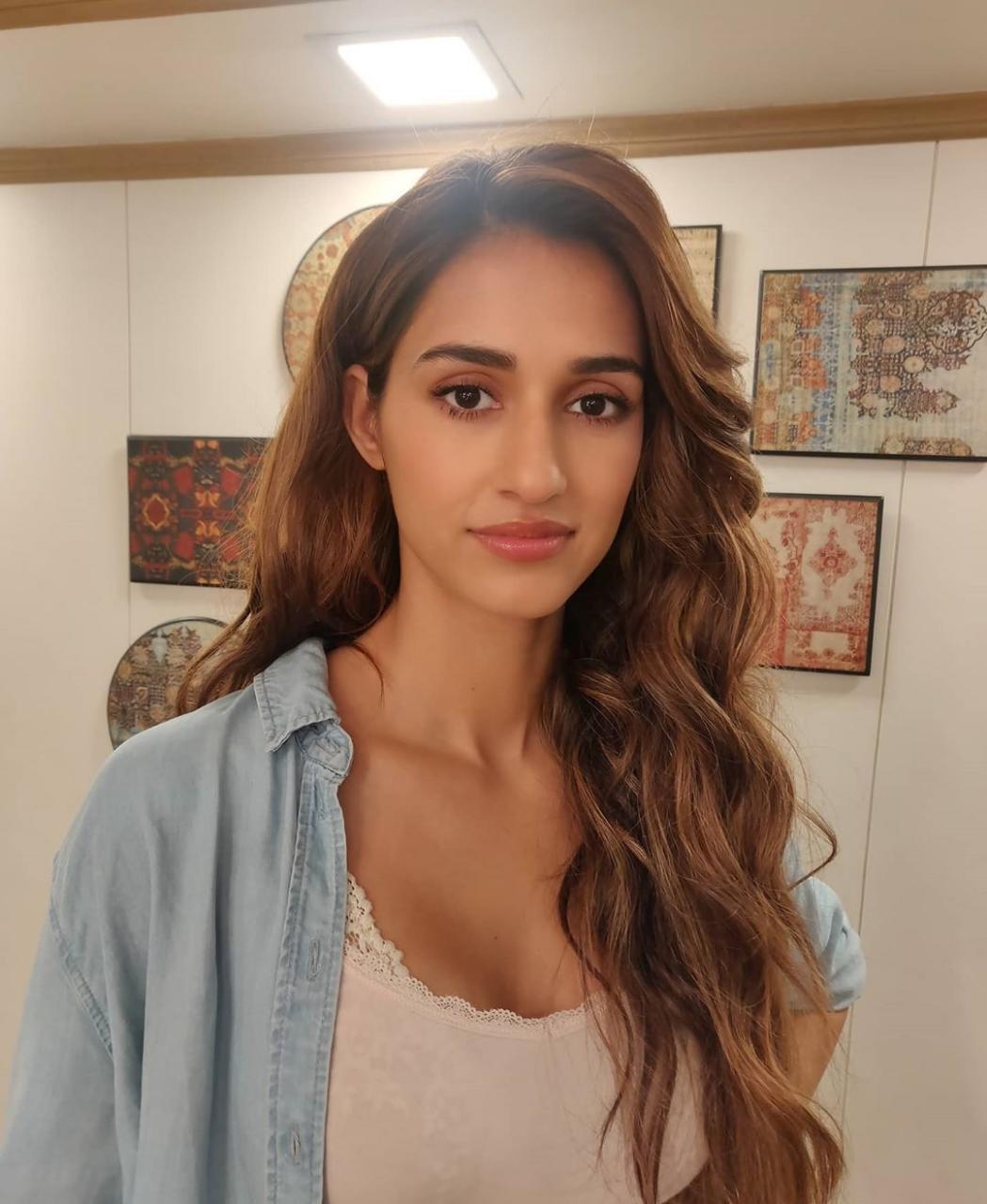 OMG! Bollywood HOTTIE Disha Patani TROLLED for her DIWALI PIC posing in  lehenga & a bra!