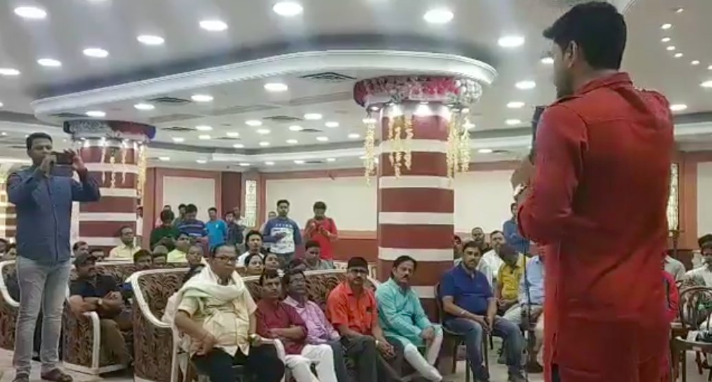 Join_Congress's tweet photo. Watch #NorthHowrah’s MLA @Lshukla6 Shukla at the Trinamool Kormi Sammelan!
#TrinamoolKormiSammelan
#BanglarGorboMamata https://t.co/qDHrCBgQah