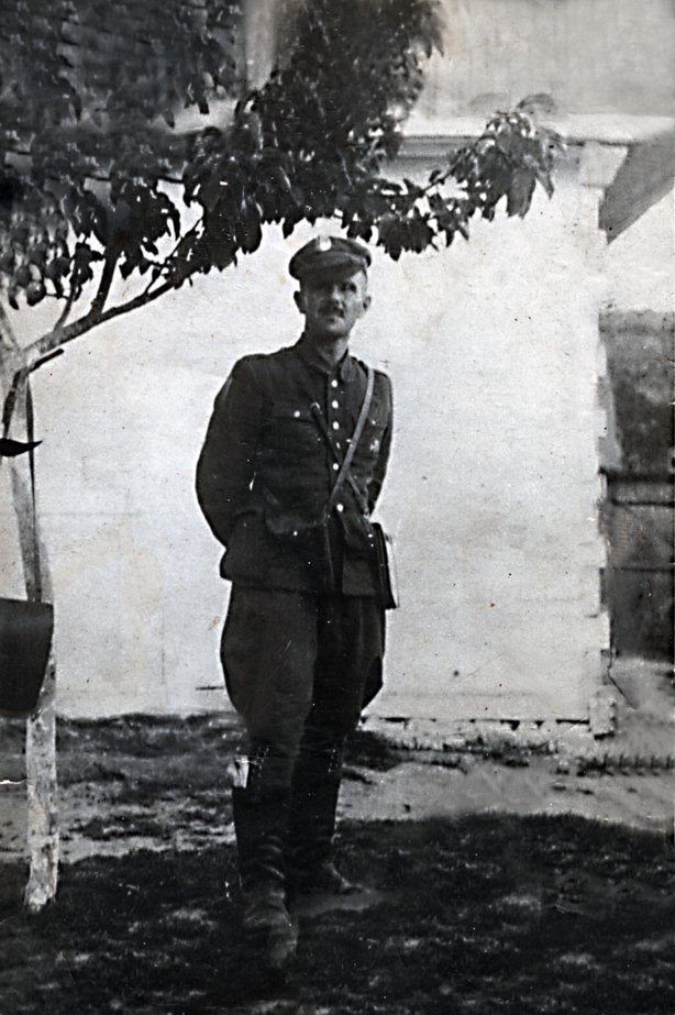 roque7x's tweet photo. 7 marca 1949 roku w więzieniu na warszawskim Mokotowie władze komunistyczne wykonały wyrok śmierci na mjr. Hieronimie Dekutowskim ps. Zapora – żołnierzu Polskich Sił Zbrojnych na Zachodzie, cichociemnym, dowódcy oddziałów partyzanckich AK i WiN. #7marca https://t.co/2brNpJzl1B