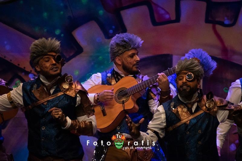 fmedinah01's tweet photo. Varias formas de vivirlo, pero que no me lo quiten 🎭 
#Carnaval2020 #COMBA2020 @MurgaMarwan @Extremadura7D https://t.co/3IJseVFfH7