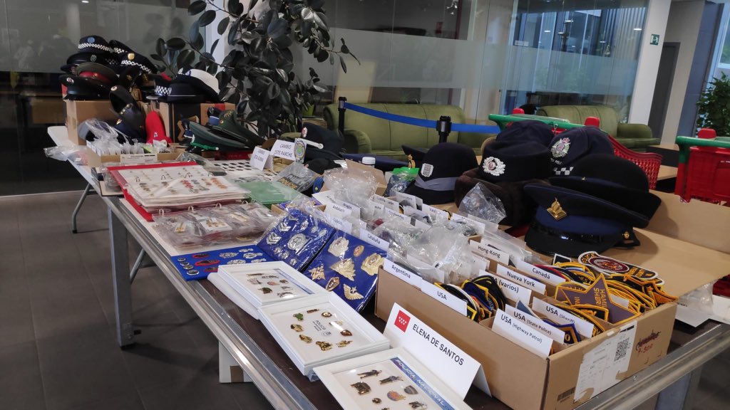 IPAMadrid's tweet photo. Estamos en el Centro cultural “Eduardo Urculo “ Plaza Donoso 5 hasta las dos de la tarde, os esperamos #servoperamikeco #cops #ffcc #ffcc2019 #internationalpoliceassociation #internationalpolice #police #policia https://t.co/XLaYDhPVJy