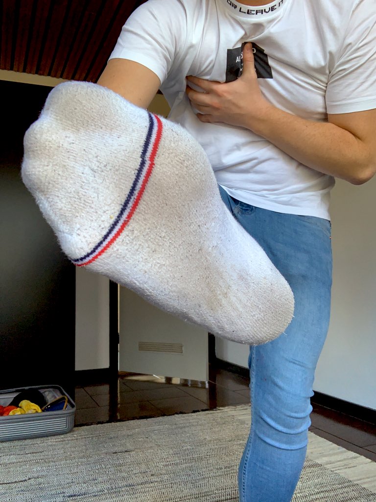 Benny_boid's tweet photo. Got some slave meets and drains planned around London today.Whos up for meeting and being drained by Benny in person? 🤑- Also, my adidas stinky superstars are for sale for 100£, get in my DMs if interested
@rtswitchmutt @slavekane #gayfootnation #alphafeet #londonfindom #findom https://t.co/auZ8NhhYCV