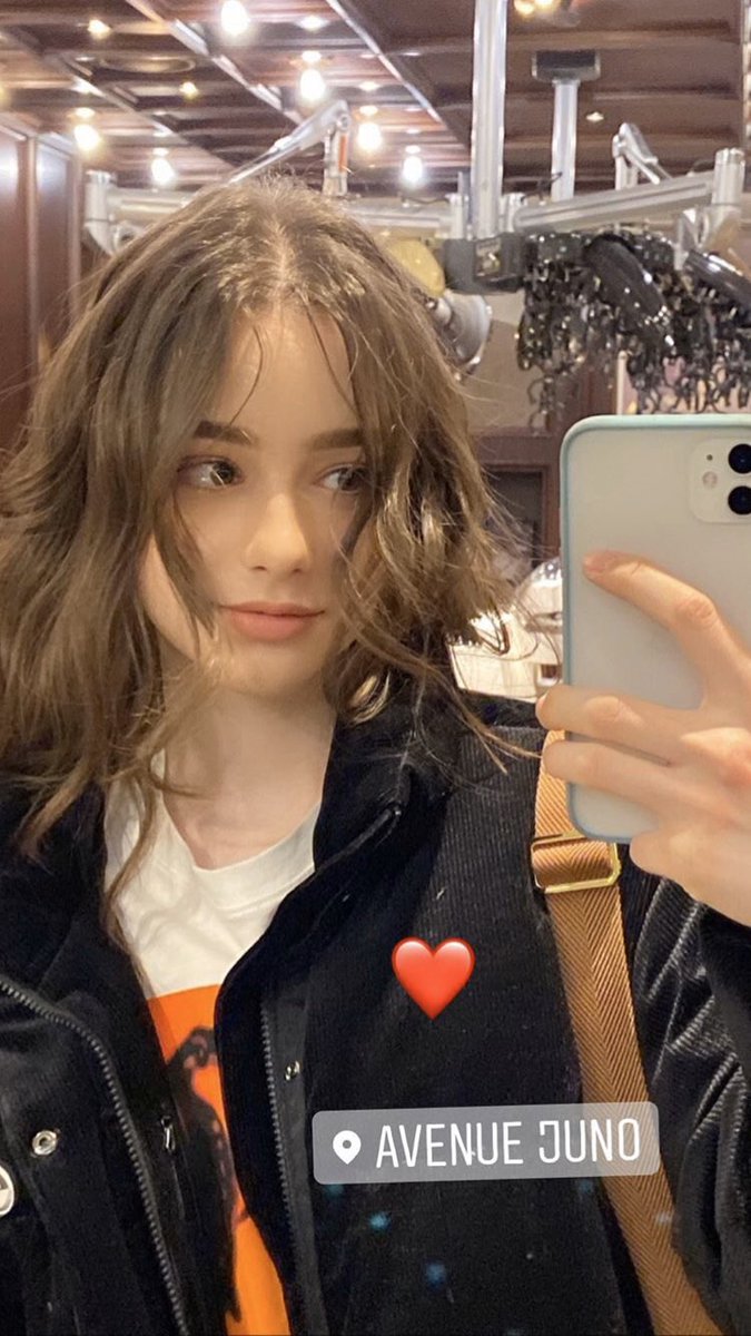 いちは Sur Twitter このロシア美女がアニメ好きなんやから全アニメ好きは前向いて歩いていい