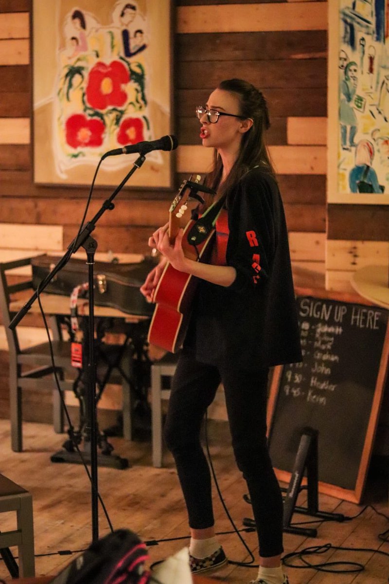 BareOpen's tweet photo. Great pics from Nicky of our opening night 20.02.19 #openmic #shrewsbury #vegancafe https://t.co/qpyMmUaOZb