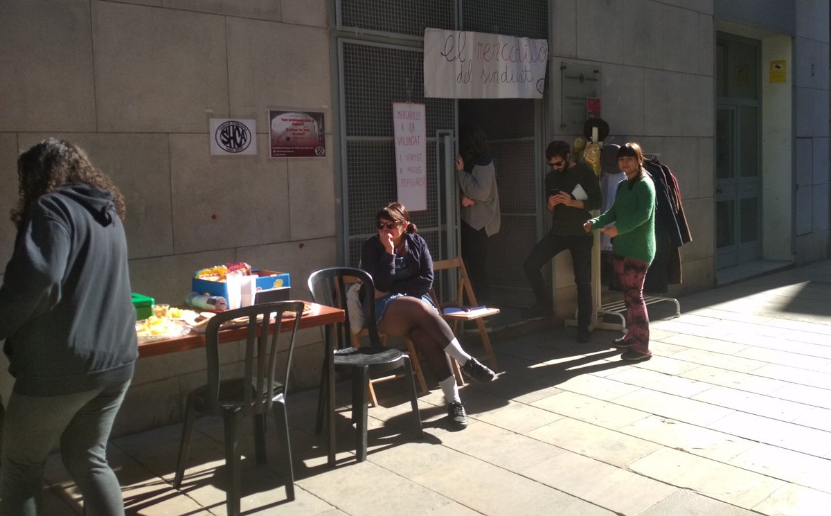 Sindicat Habitatge Casc Antic (@cascantic_shsc) on Twitter photo 🔥Ja som a Serra del Xic, 6! 
Vine al mercadillo, vesteix Sindicat!🔥 🔥Ja som a Serra del Xic, 6! 
Vine al mercadillo, vesteix Sindicat!🔥