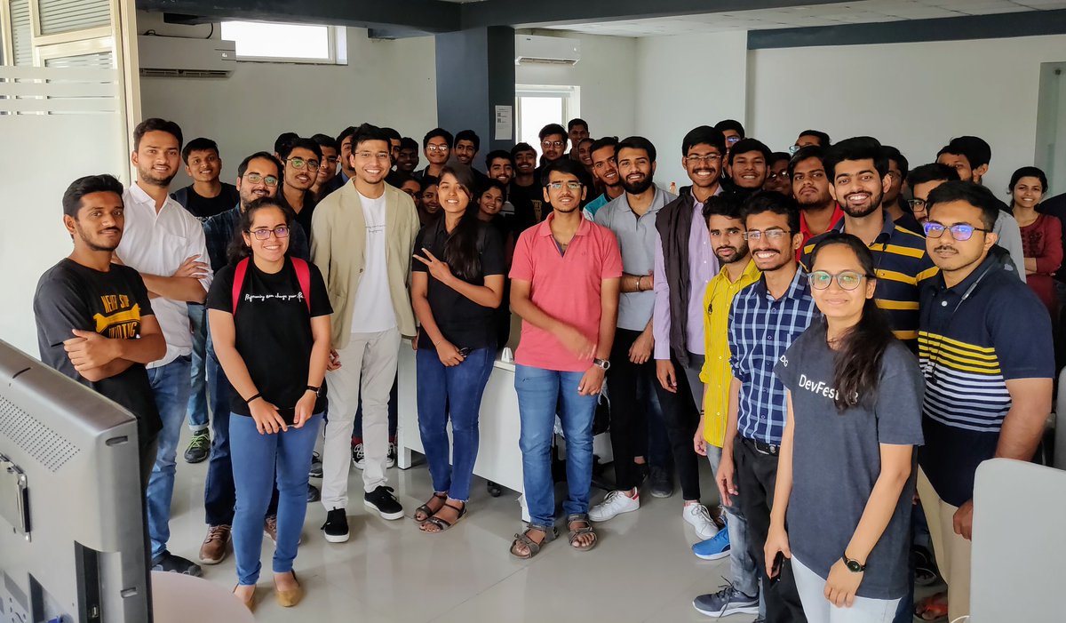 yashrajnayak's tweet photo. We were also joined by some talented student mentors Rishi Chawla, Sarthak Gupta, Simran Makhija, Harshit Gupta, and Yash Rathod, who were once an attendee and today they were helping participants (which included many professionals) during the Learning Jam!

#Code2Success 💙 https://t.co/H6VfpyVTja