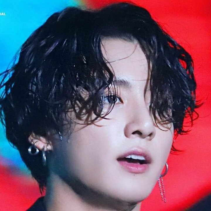 MariaSt47639335's tweet photo. Mr. Jeon this is illegal 
#BTS #KimNamjoon #kimseokjin #MinYoongi #junghoseok #ParkJimin #KimTaehyung #JeonJungkook #ARMY https://t.co/1U3OyLejV2