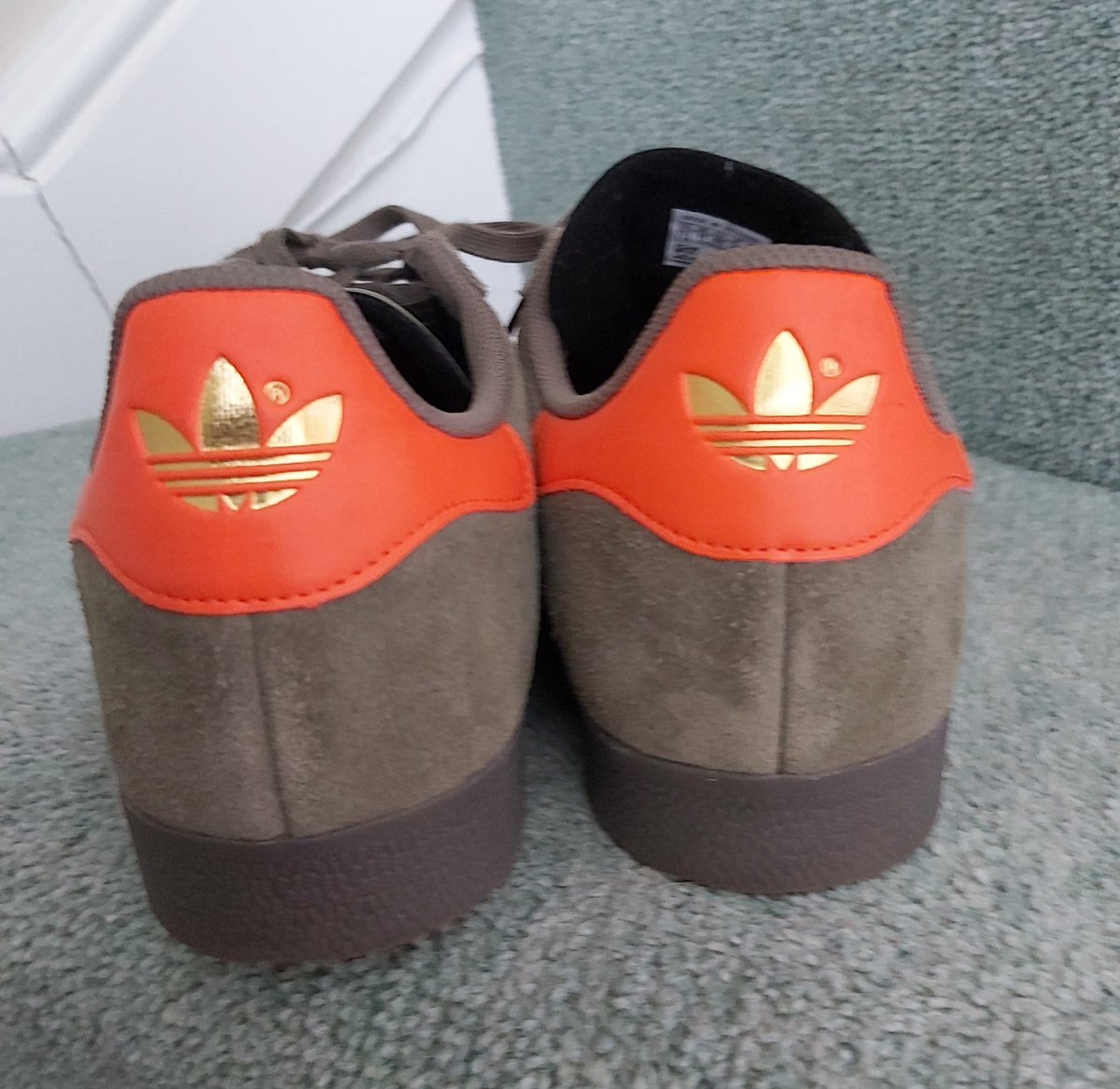 Midgetgems26's tweet photo. You can't beat a fresh pair of Gazelles in my opinion.
#MyAddidas https://t.co/Fr2E7HKs8E