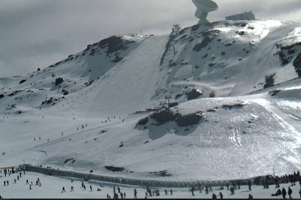 MonitorTecno's tweet photo. ⛷Ven a disfrutar de unos días de esquí y nieve a #SierraNevada ‼️ Reserva ya este súper PACK:

🔵FORFAIT+CURSILLO+ALQUILER (Comenzando en lunes)

Escríbenos o accede a nuestra web 😉 -- https://t.co/jYqZtmhMAZ https://t.co/OMeq7p9xI2