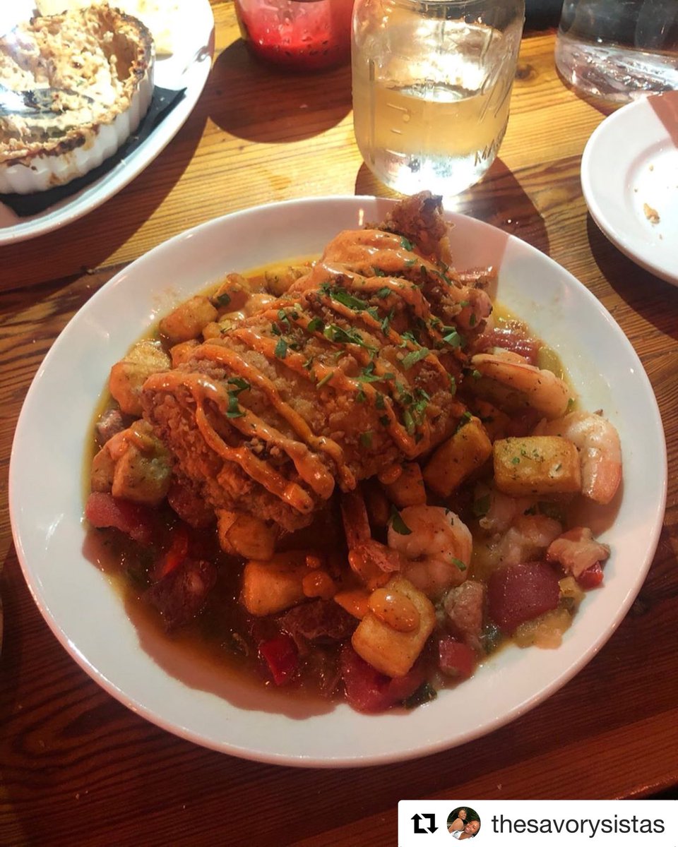 itsasouthern's tweet photo. We think our loaded seafood stew is pretty great too! Along with other yummy #seafood dishes like crab dip, shrimp po’ boy, and shrimp &amp; grits. #seafoodsaturday https://t.co/nVpLEEFqUS