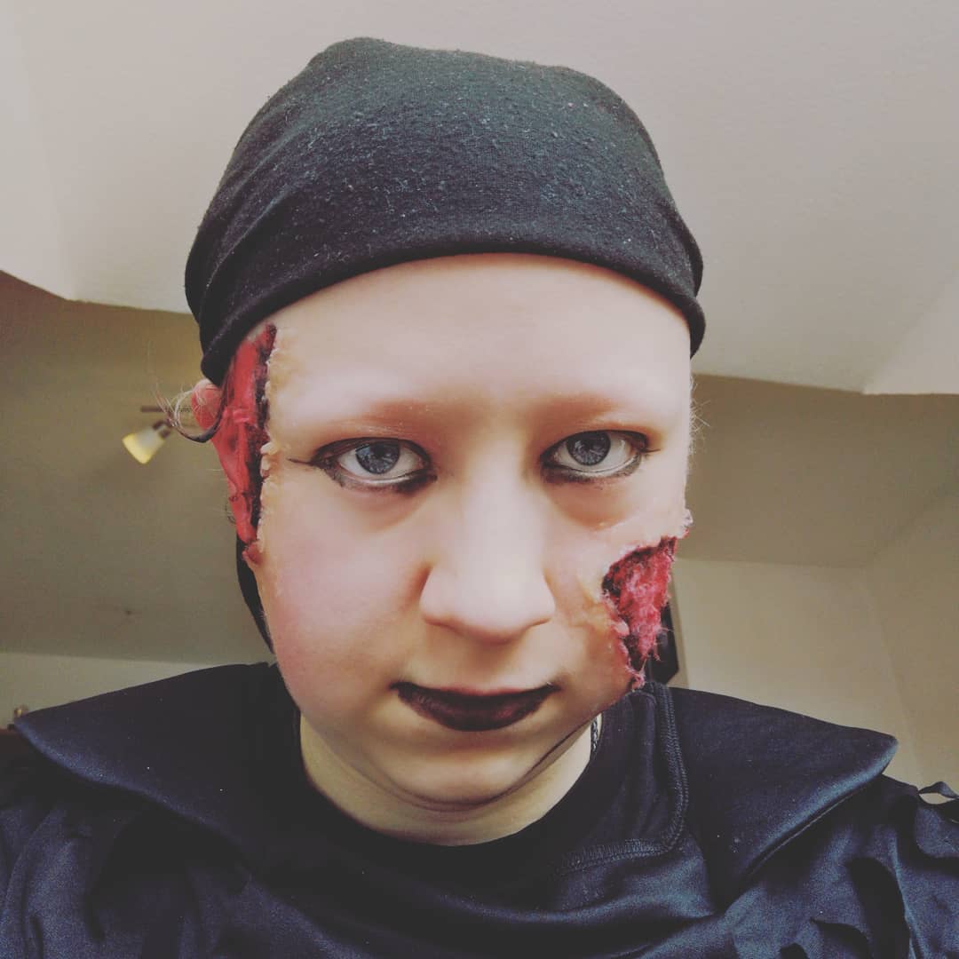 love69119's tweet photo. Meine Cosplay-Idee endlich umgesetzt!! Sieht doch ganz nett aus. So für den Tod😂

#MagicCon #cosplay #specialeffects #bodypainting https://t.co/KWS7PTh0qQ