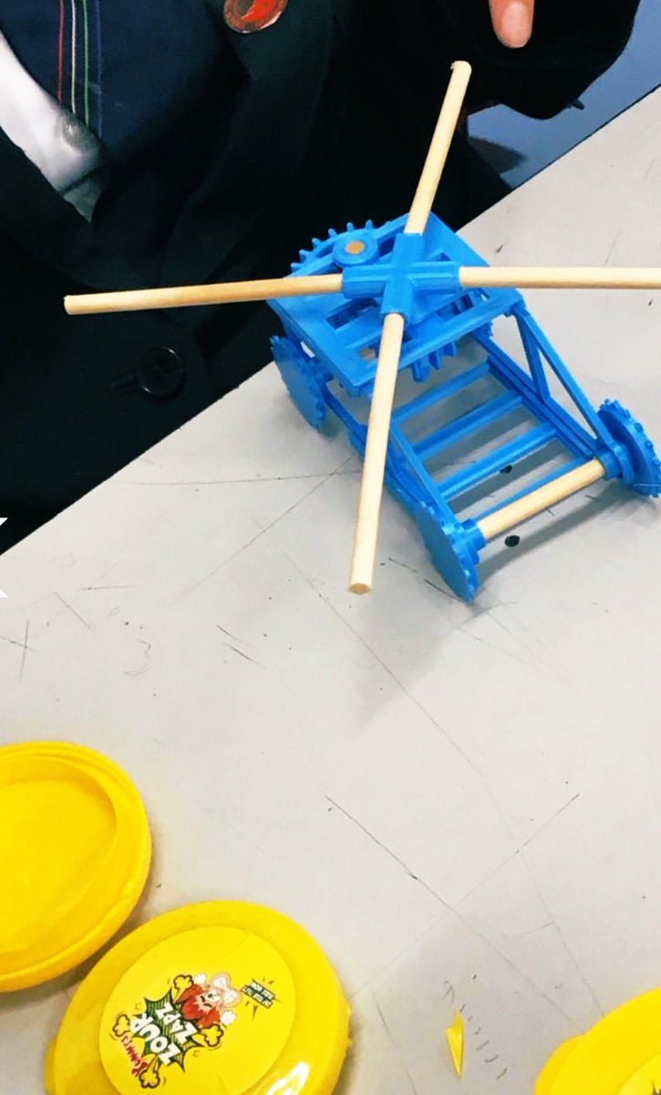_MHS_Technology's tweet photo. #EcoTechs getting creative making their sails out of different materials to power their cars! We cannot wait for the race! #Sustainability #interactivelearning #creativity #innovators #technologyleaders #marplehallspirit #design https://t.co/SBPOIcbLOO