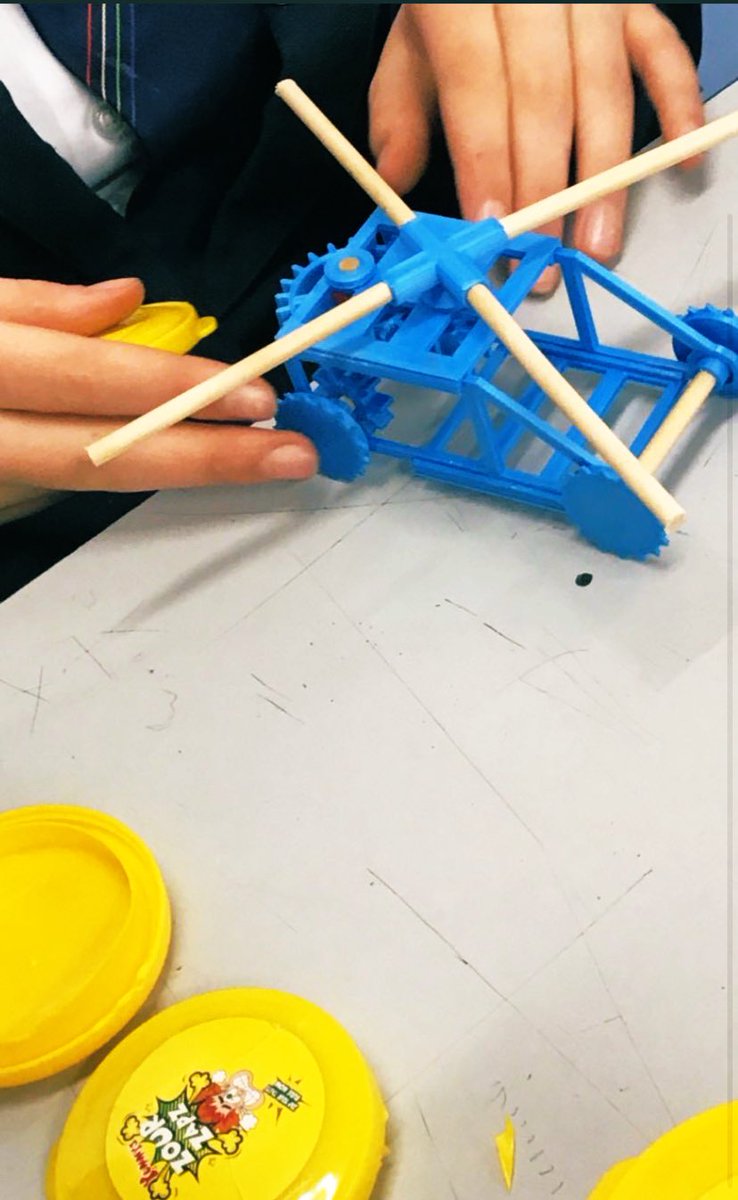 _MHS_Technology's tweet photo. #EcoTechs getting creative making their sails out of different materials to power their cars! We cannot wait for the race! #Sustainability #interactivelearning #creativity #innovators #technologyleaders #marplehallspirit #design https://t.co/SBPOIcbLOO