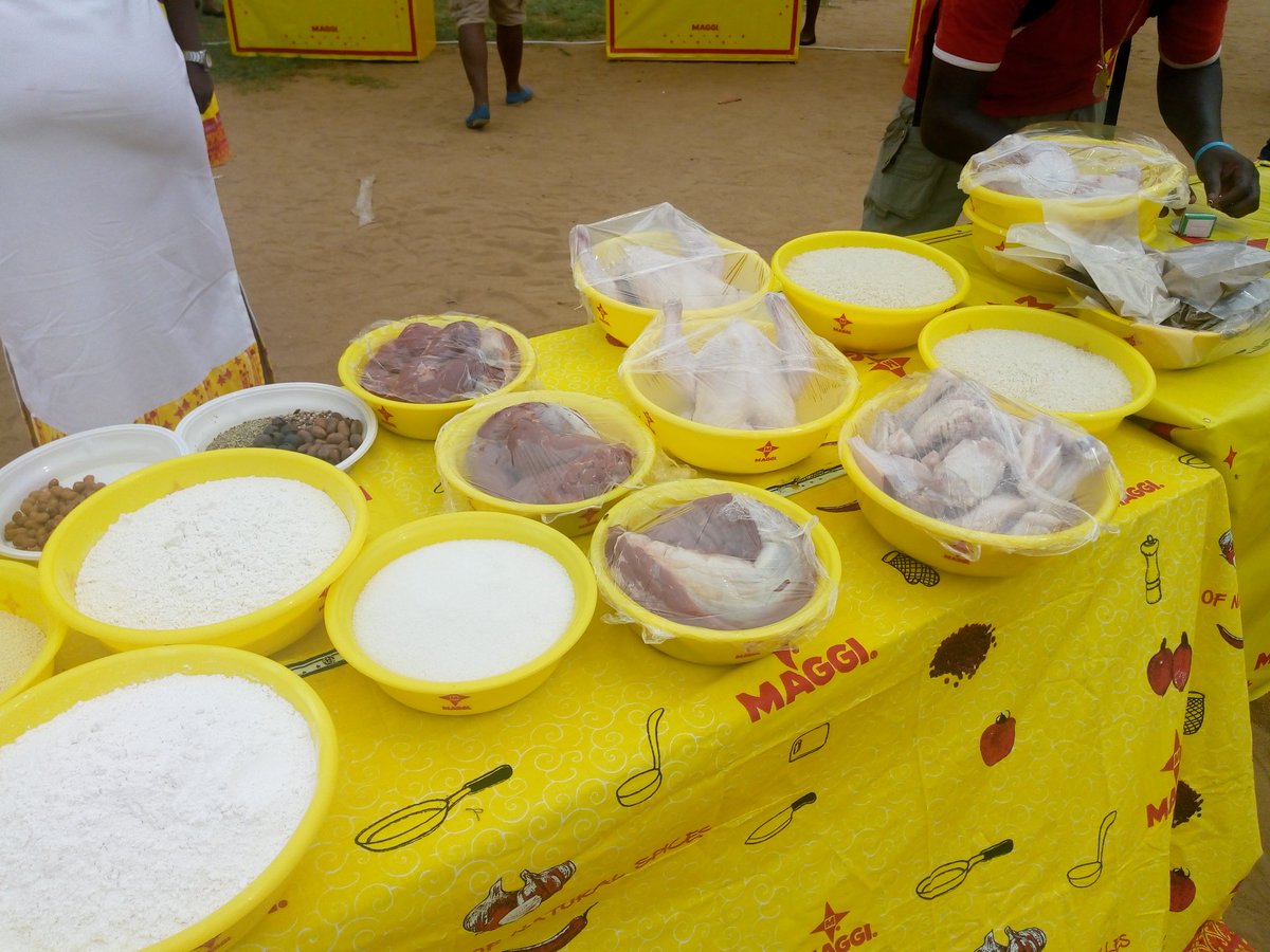Le_TDK's tweet photo. Concours culinaire Futur Chef au FOMARIC avec #Maggi
On va bien tchop 😋
#WhatIsInTheCube #NestléCameroun
@BloggersCM @NestleCWAR_FR @MicheleEbongue @FrankpNamekong @DjengoueR @HemesNkwa @Frankywilly https://t.co/gKvkVMVm0g