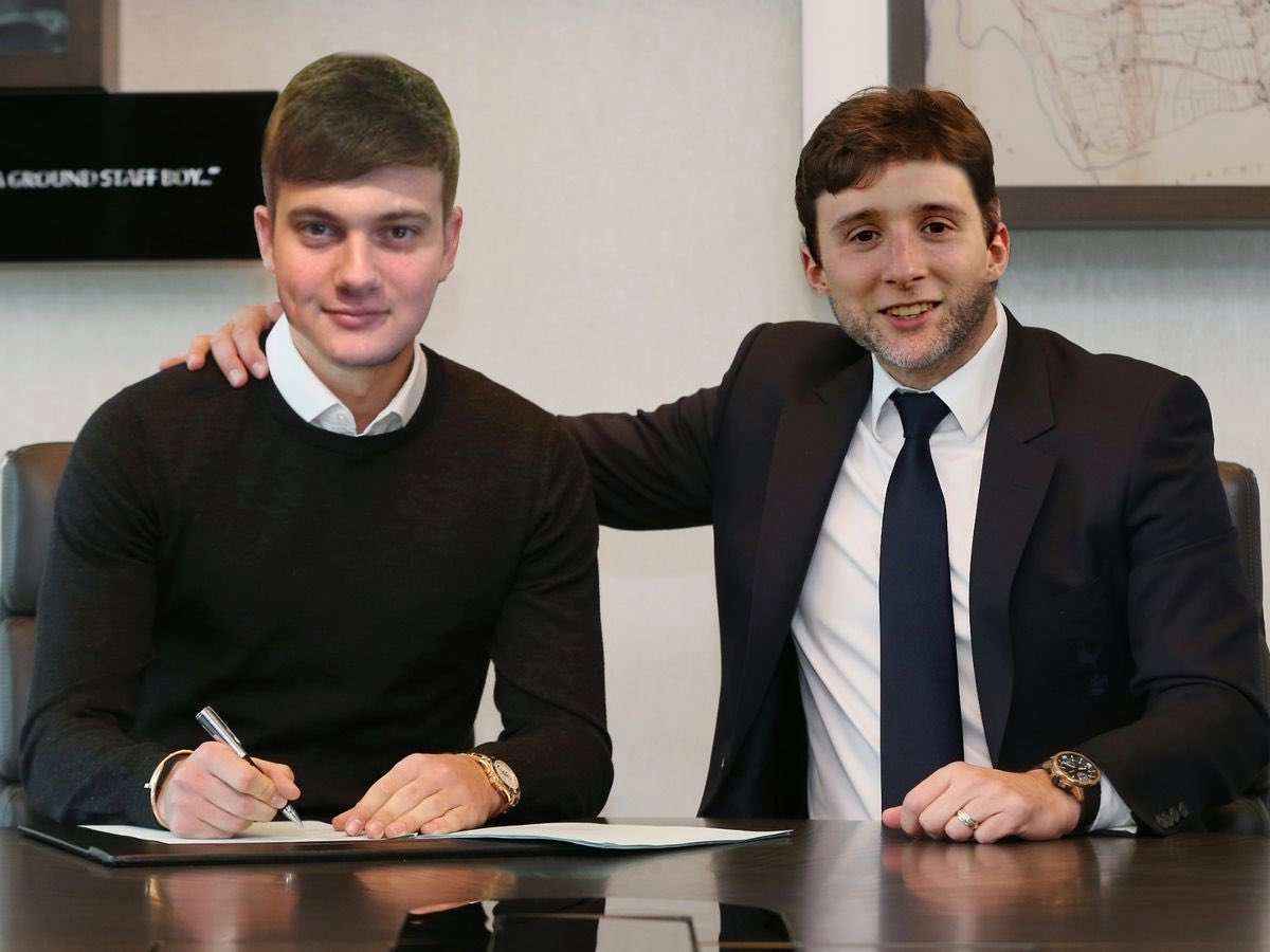 NEW SIGNING!

Shakhtar Last Night are delighted to announce the re-signing of free agent Jake Broad.

Jake had been at Shakhtar for 3 years before graduating and has decided to link up with Ed White once more. 

Welcome back Jake!

#ReturnOfTheSloth