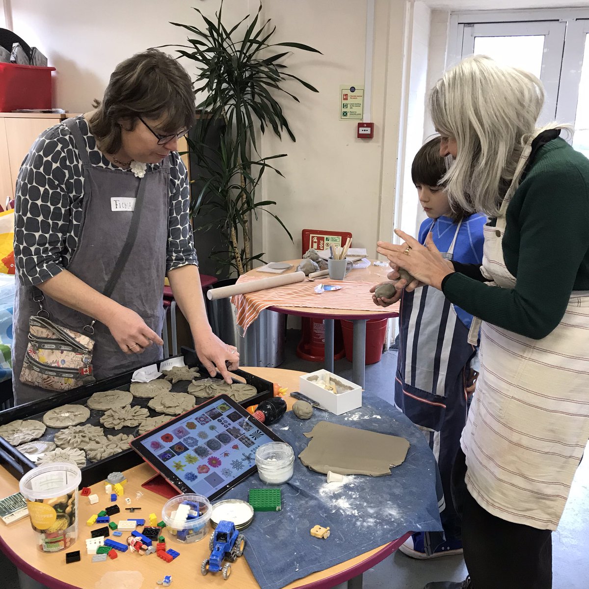 Fantastic service at Sweet Pickings Cafe today. The Clay Workshop was wonderful and the coffee flowing! <a href="/charltonmanor/">Charlton Manor Sch</a> <a href="/SweetPickings/">Sweet Pickings Cafe</a> @fionaVeacock