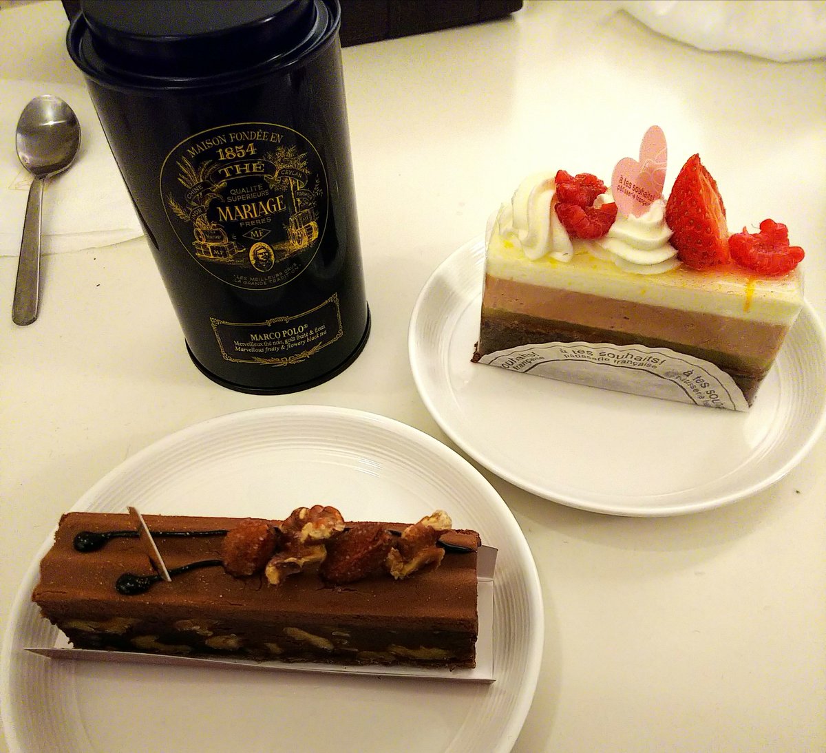 律葉 旧スマホで復活 お寿司と アテスウェイのケーキと マリアージュフレールの紅茶 マルコポーロ アテスウェイお店の外までお客さん並んでたけど並ぶ価値があるというかあんな短時間 15分位かな しか並んでないのに買えるなんてってぐらい 律葉 旧スマホで復活 お寿司と アテスウェイのケーキと マリアージュフレールの紅茶 マルコポーロ アテスウェイお店の外までお客さん並んでたけど並ぶ価値があるというかあんな短時間 15分位かな しか並んでないのに買えるなんてってぐらい