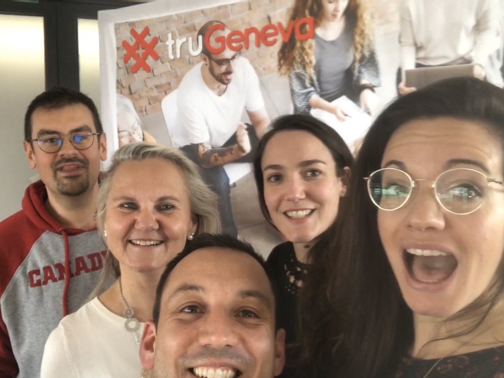 TruGeneva's tweet photo. Sneak peak dans les coulisses du tournage du jour 😬 c’est aussi ça l’esprit #tru ! Se lever à 6h du mat pour faire ce qu’on aime et vous préparer une journée CANON! #trucomunity #trugeneva #hrtech #hrsuisse #HR #recrutement mais pas que 🔥 https://t.co/6h65AsL81Y