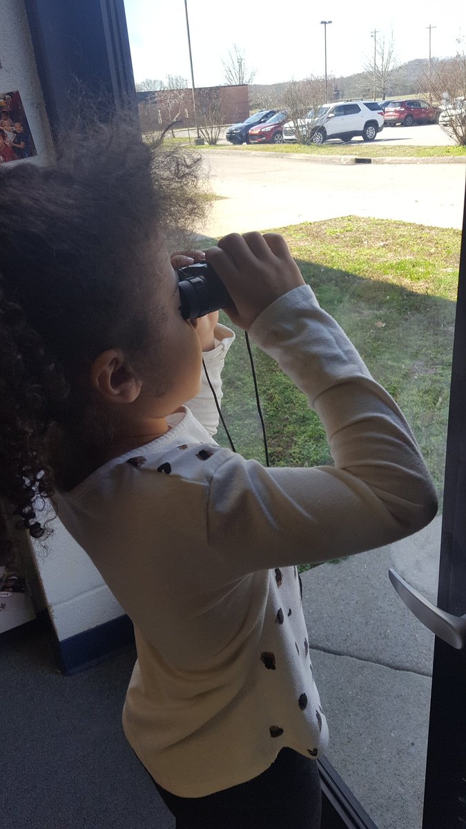 SalinaMoorehead's tweet image. &quot;How do those binoculars make it look so big?&quot;, &quot;I see a mosquito in that microscope.&quot; &quot;I spied a race car in the book.&quot; Just a few of the comments I heard while learning about how our eyes and brain work together to see. I loved it!😁❤ @OGEStigercubs  @MarshallCoSch