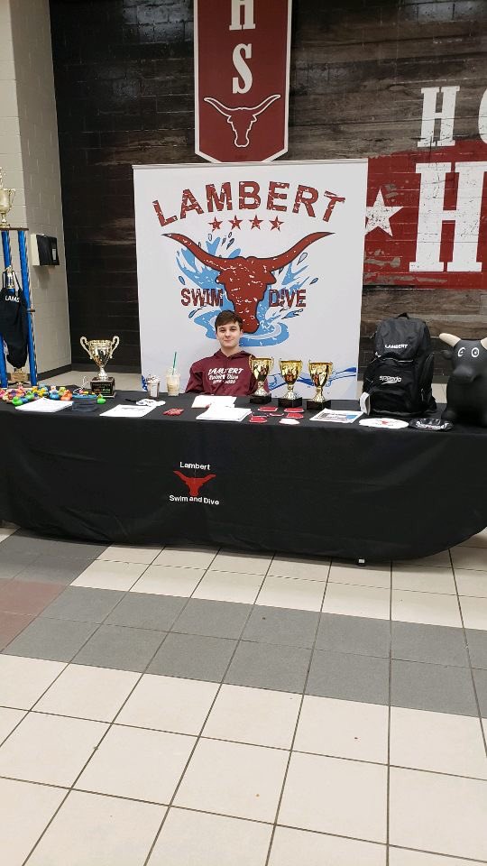 LambertSwimTeam's tweet photo. Go visit one of our captains Jack at the Freshman Festival! Hookem! https://t.co/4haU8gkn0n