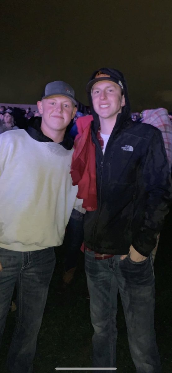Happy Birthday to one of my damn good buddies ! Mexico in a week my man! See you tonight brotha🎉🎉