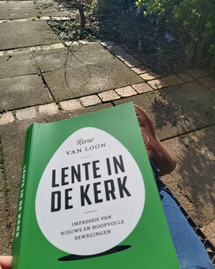 Toepasselijk boek op deze lentedag #lenteindekerk