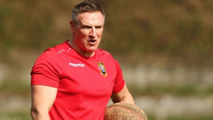 BBCSportWales's tweet photo. 🏉 Former Wales centre Matthew J Watkins has died at the age of 41
👉 https://t.co/4dOFFlN7rX https://t.co/tqR25CsvPc