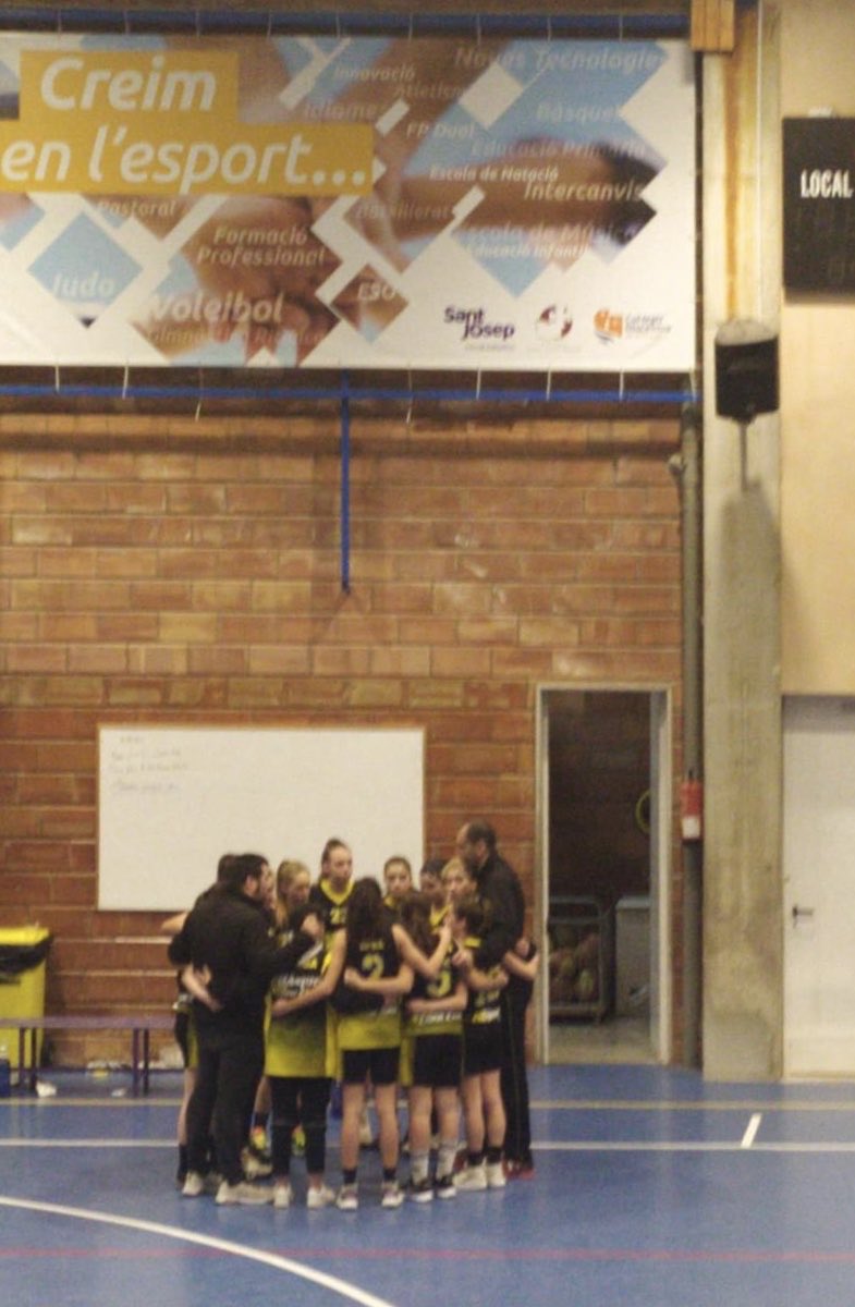 ciutatdinca's tweet photo. Cadet FEM
Sant Josep 49 - 54 @grantmicro @ciutatdinca
Partido muy disputado, tuvimos poco acierto, pero buena mentalidad que nos hizo seguir compitiendo frente a un buen rival 🏀🏀
#123Inca https://t.co/KojDu605fv