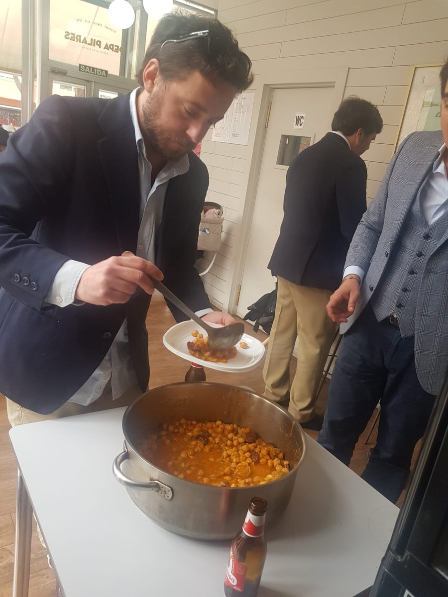 pepapilares's tweet photo. Buena comida y compañía en el bautizo de Candela. Una vez más tenemos que agradeceros por confiar en nosotros en este día tan especial #bautizo #celebralavida #buenacompañia #cafeteriabermejales #cafeteriasevilla #pepapilares https://t.co/qtySZLhyAR