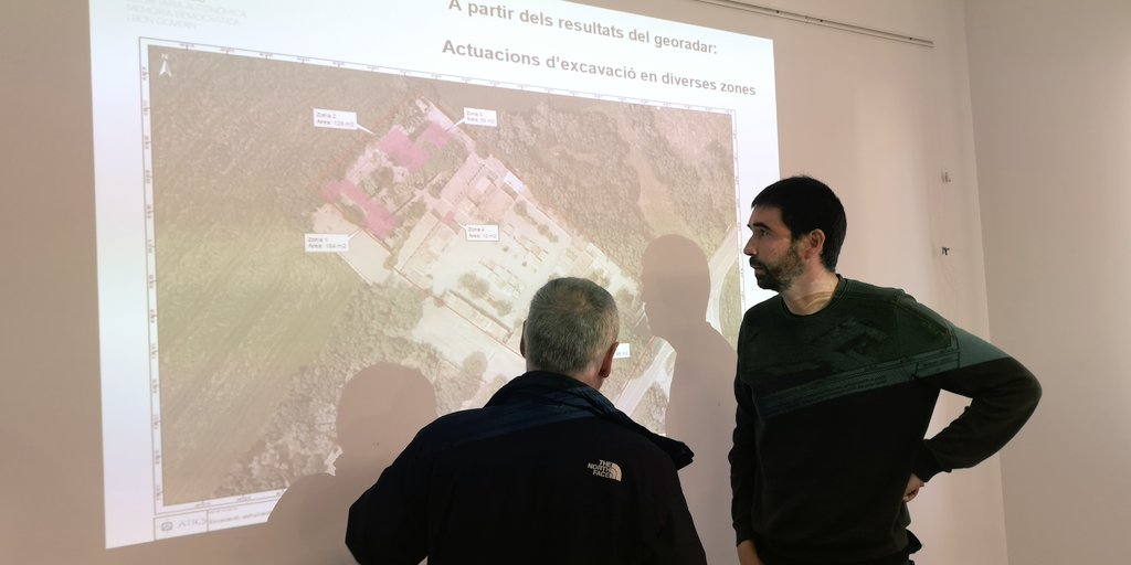 JesJuradoSegui's tweet photo. Agraït de l'empenta que ens traslladen les famílies de les víctimes que cercam a la fossa de #Sencelles. Dimecres iniciam la 2a fase d'exhumació i volem ser prudents. Sabem que tècnicament és complexe però no escatimarem esforços. Els ho devem a les famílies #MemòriaDemocràtica https://t.co/i5p0lDxzPB