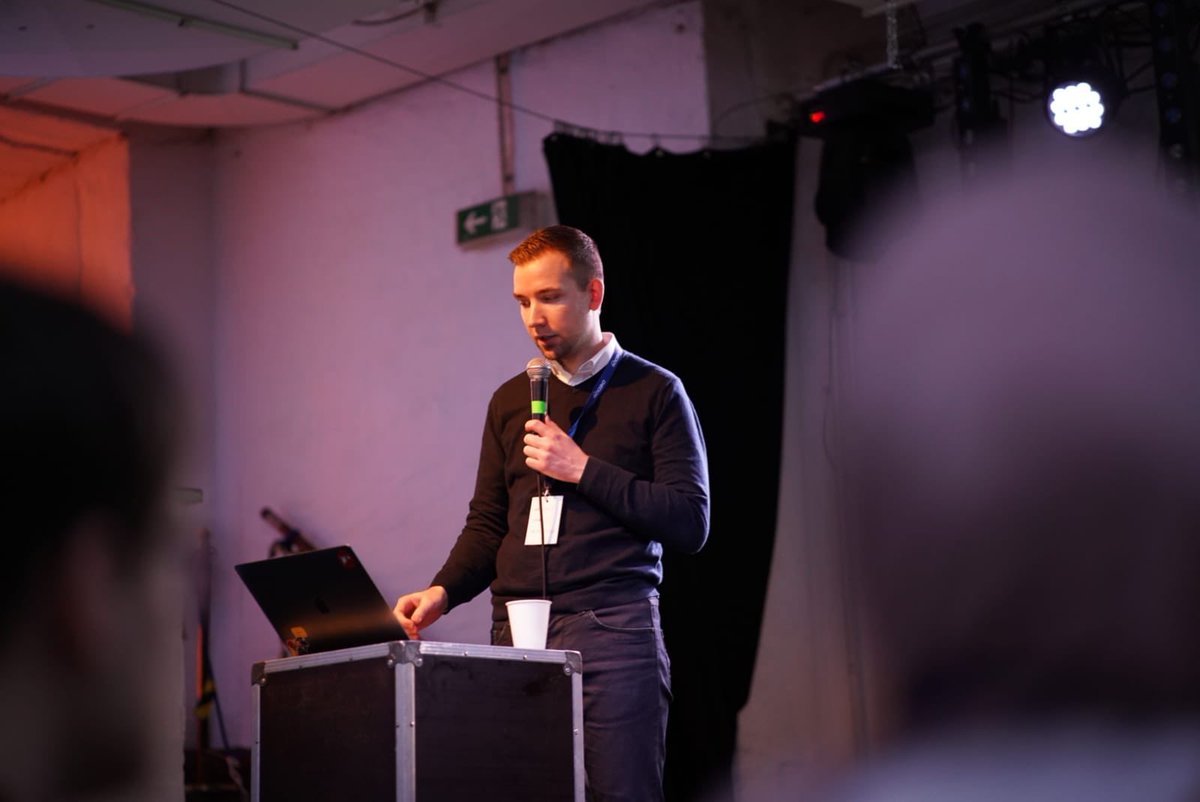 SocialDevClub's tweet photo. Tobias Hennig telling us everything important about TDD and walking us through the different steps in a simple way. Thank you for the talk! #socialdevelopersclub https://t.co/Uz92cUTMH7