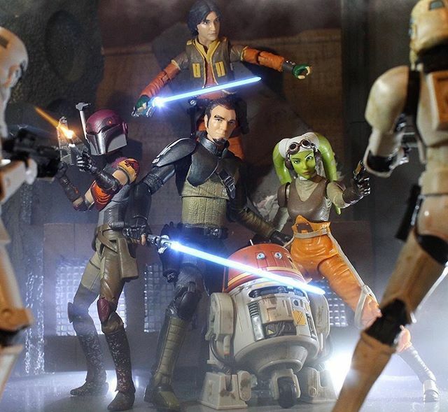 StarWarsTBS's tweet photo. Two years on... #StarWarsRebels
#TBSFF πΈ: @southp24
π₯ππ»π₯
#rebels #kananjarrus #ezrabridger #sabinewren #chopper #herasyndulla #ghostcrew #whereszeb #theempire #stormtroopers #starwars #starwarstheblackseries #starwarsblackseries #blackseries6inch #st⦠https://t.co/SW5JlVkr9e https://t.co/60btU4LmFN
