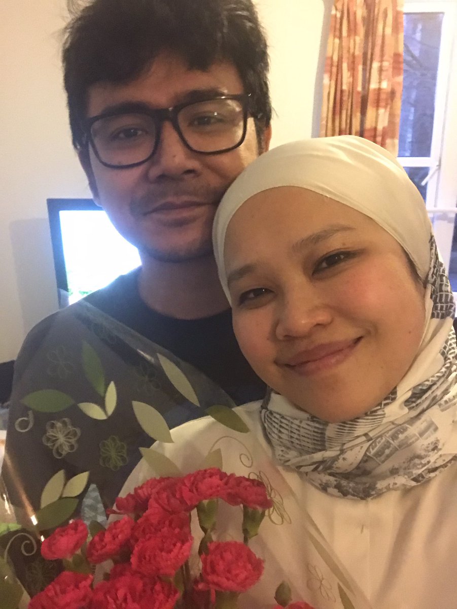 azwashamsuddin's tweet photo. Came home to flowers and cupcakes from hubs and kids post-viva last night and received our visas this morning! So much to be thankful for, love my family so much 👨‍👩‍👦‍👦❤️ https://t.co/8uGt4vCczt