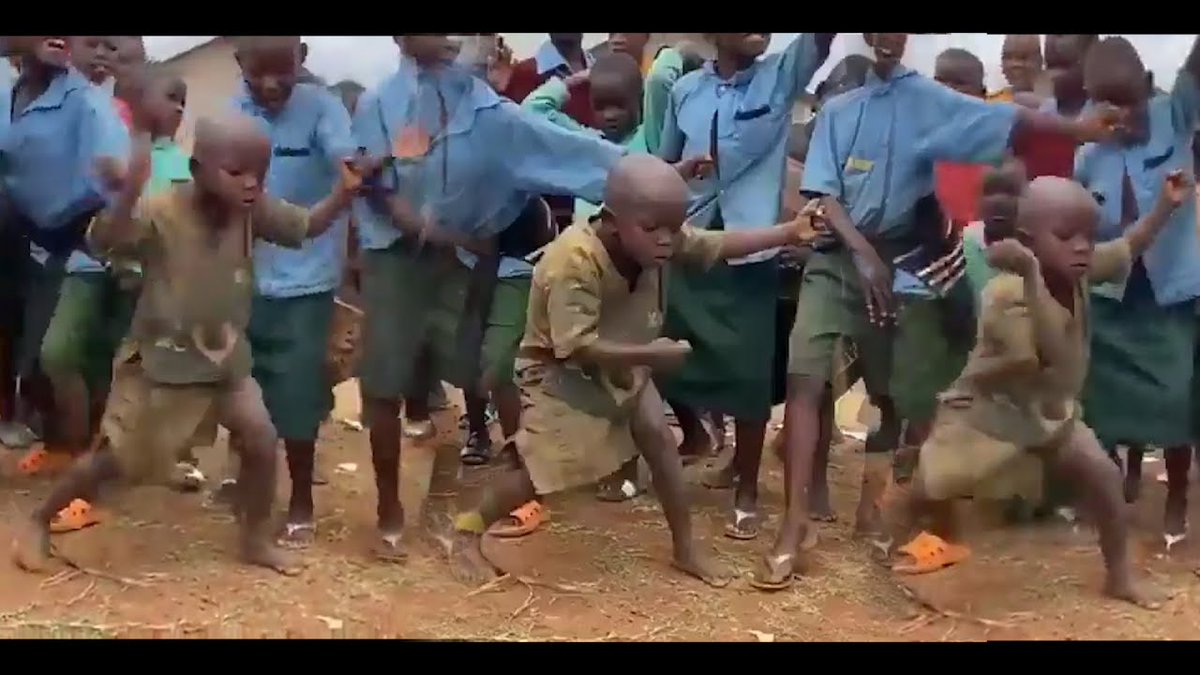 paushinski's tweet photo. Makhuba yaka ni madinyu kenyekhana khukhabe isolution.

#IssaJam
#Yambakhana https://t.co/XVecH896Ff