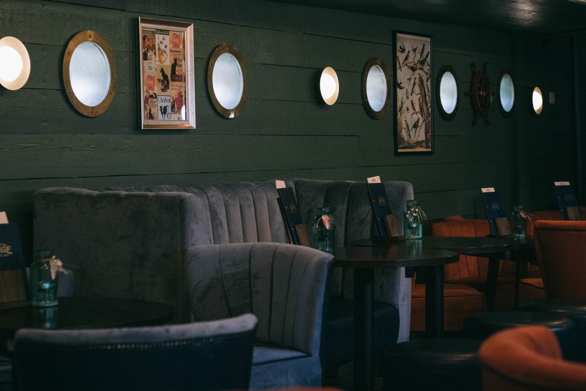 WE'RE HIRING!

★ THE BARGE SUPERVISOR ★ 

The role involves assisting in the day-to-day operations and supporting the manager, ensuring high standards of customer service are maintained.

For more information and to apply, click below 👇
lincolnsu.com/vacancies/staff