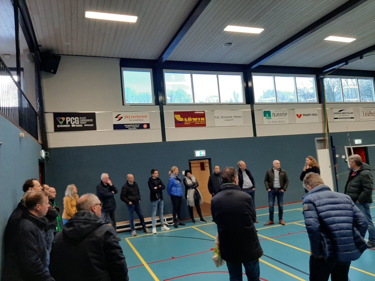 teidhof's tweet photo. Met @CDATubbergen al vroeg in #Langeveen.voor een werkbezoek bij de voetbal, handbal, tennis, volleybal, De Gaarf en de school. Indrukwekkende plannen en betoog voor een centrale locatie. https://t.co/nGrBNOMH36