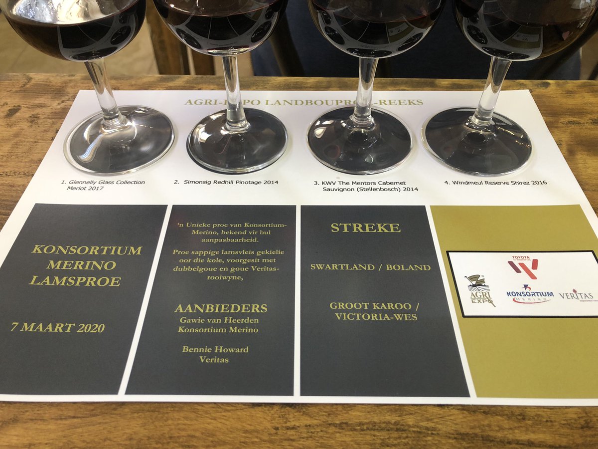 ZaanPotg's tweet photo. ‘n Heerlike proe met vier rooiwyne waarvan drie goud en een dubbelgoud by @veritasawards gekry het en sappige Konsortium Merino tjoppies #ToyotaUSWoordfees #Woordfees #Versnit #BurgerVersnit https://t.co/TQwtZcGNpu
