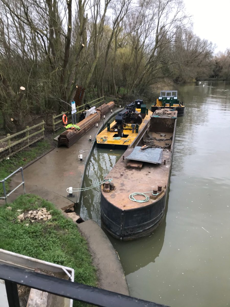 Ang_WaterwaysEA's tweet photo. (2/2)... clean up & pressure wash all over. Now on the downstream #LandingStage @ #HemingfordLock #RiverGreatOuse. This renewed facility will be available to #RiverUsers this coming season & is an example of @EnvAgency investment in the #River on our @EnvAgencyAnglia #waterways. https://t.co/bJrghWT6Mo