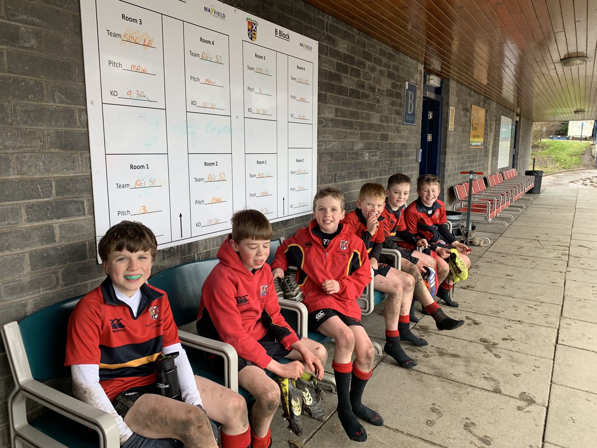 MissDavisTeach's tweet photo. So good to be back up in Dundee (where I trained to be a teacher) with the JB3’s who played a cracking game against High School of Dundee. Great evasive running and lots of linking passes 🙌🏼👍🏼💪🏼 @sport_smc #stewmel #minirugby #Fundee https://t.co/8xSjhW6ZsJ
