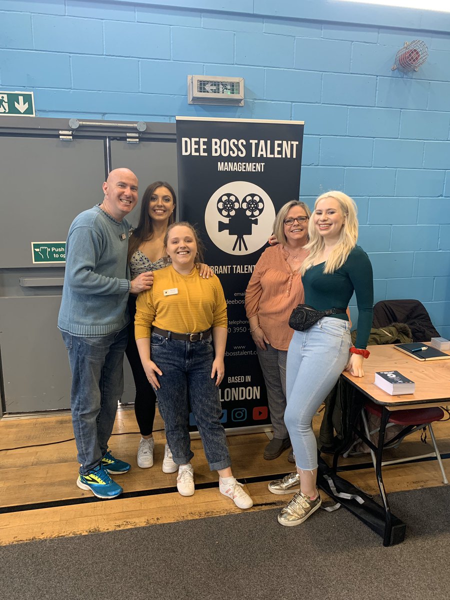 RosieDeeBoss's tweet photo. At the CineCircle Film and TV Fair repping @DeeBossTalent #TeamDB #Agents #Actors #Film #TV @LadyCarolinaMae @Chelseahassan4 @murray_hecht https://t.co/VshVnYqpUU