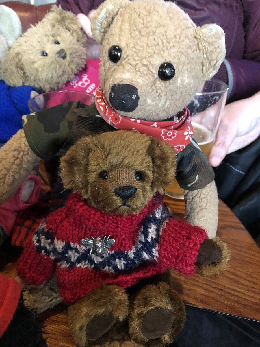 Look! <a href="/reddy1408/">Reddy Teddy</a> brought me a bee sticker! It’s because Toddy loved bees! I am so happy to meet her. Thanknyou so much! #ToddysHug