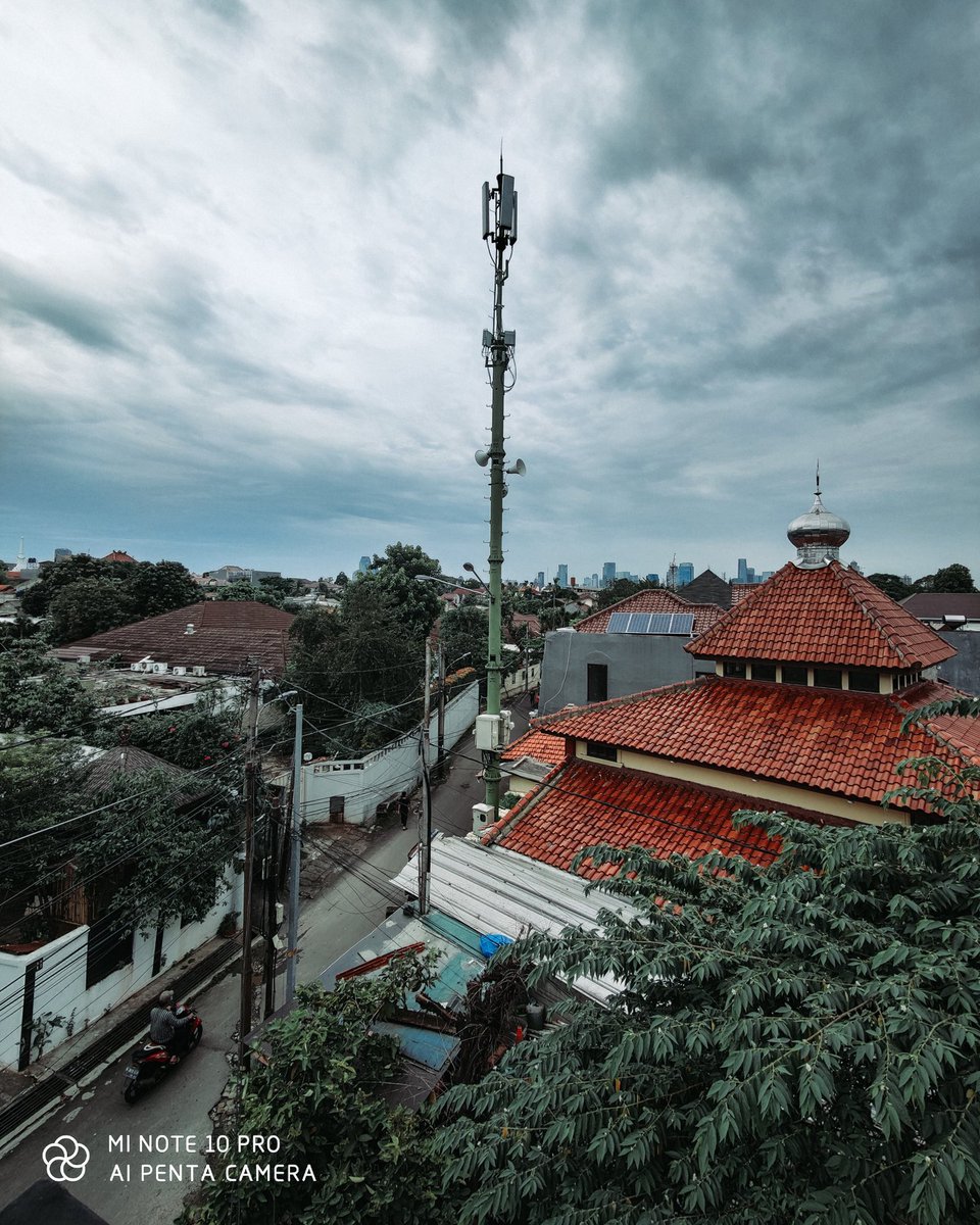 sheggario's tweet image. Edited with Lightroom
@XiaomiIndonesia 
#MiNote10Pro 
#108MPNewWorld