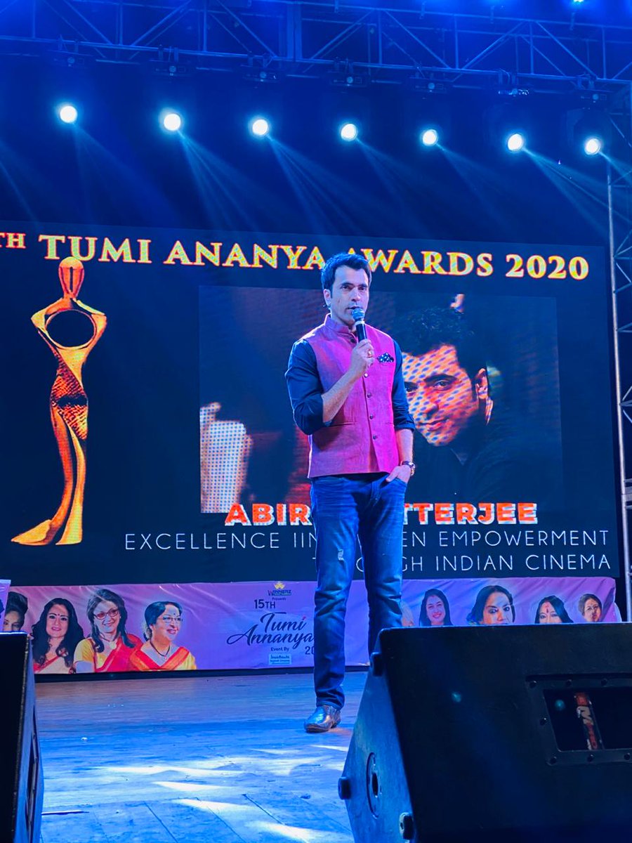 itsmeabir's tweet photo. It's a rare honour to receive the #TumiAnanyaAward celebrating women empowerment on the eve of #InternationalWomensDay Privileged to share this with some very talented&amp;beautiful women who have excelled in their respective fields&amp;made us proud.More power to them.Let Equality rule! https://t.co/ntLhi8do8P